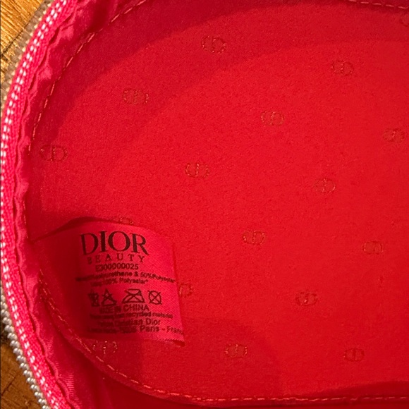 Gorgeous light weight cosmetic bag/ toiletries - Picture 5 of 13